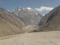 P1030929  im Tal ist die Kontur des abgeschmolzenen Gletschers noch sehr gut zu sehen