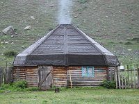 04-015-Altai-Jurte-IMG 7206  Altai Jurte; im Inneren eine offene Feuerstelle