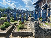 Grabkreuze mit besonderen Eigenschaften der Verstorbenen